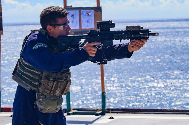 Concurso Marinha 2026 abre vagas de nível superior com salário de R$ 9,6 mil