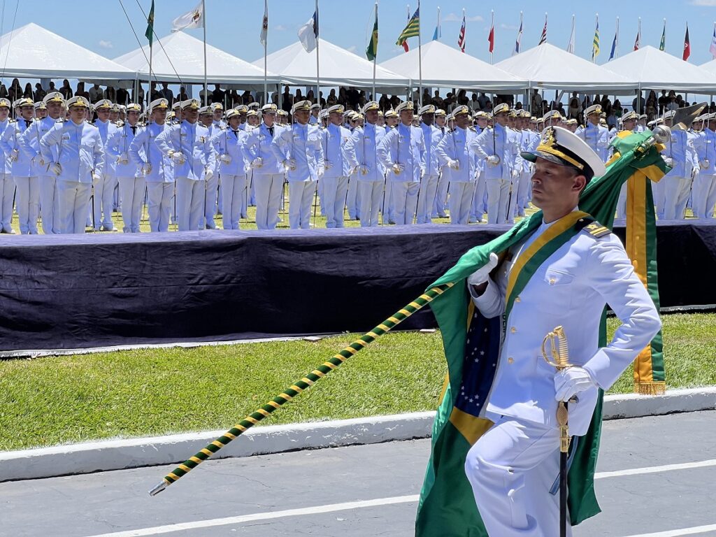 Concurso Marinha 2026 oferece salários de R$ 9,6 mil