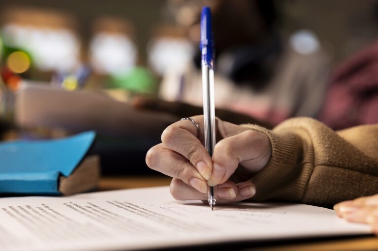 Concurso da Prefeitura de Catanduvas abre 46 vagas e salários de até R$ 27 mil