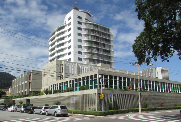 Concurso TCE SC 2026 abre 20 vagas com salário inicial de quase R$ 19 mil